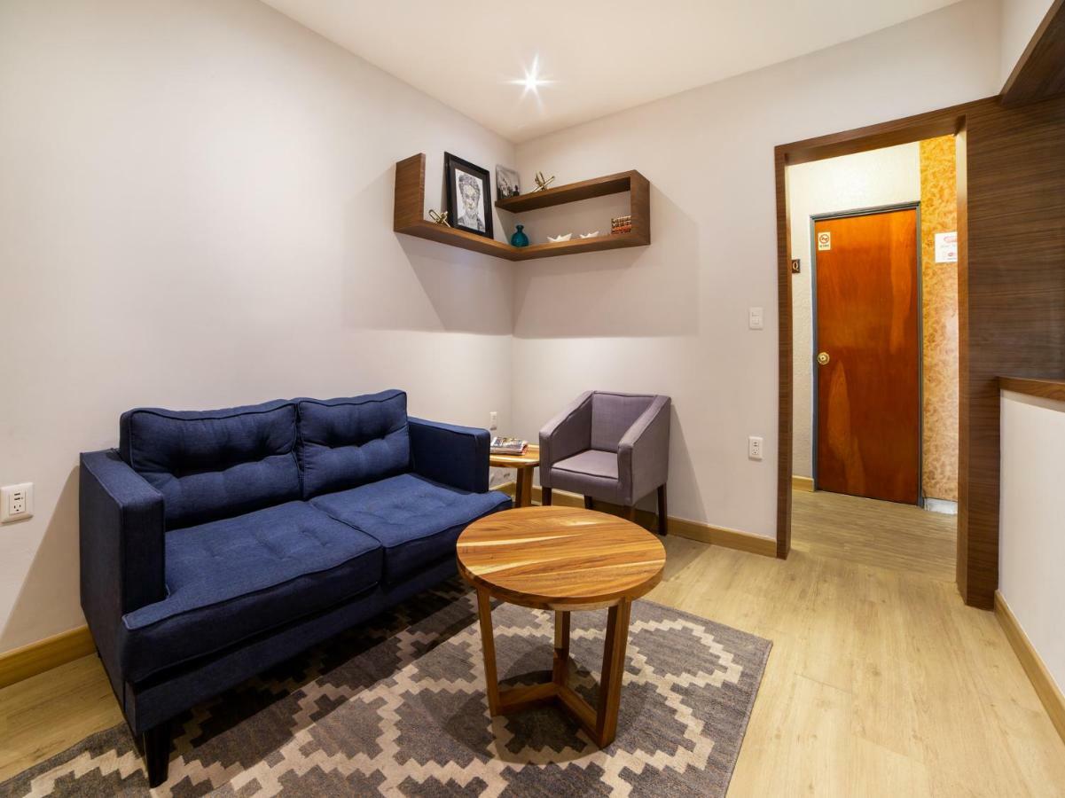 Monarca Hotel 3*